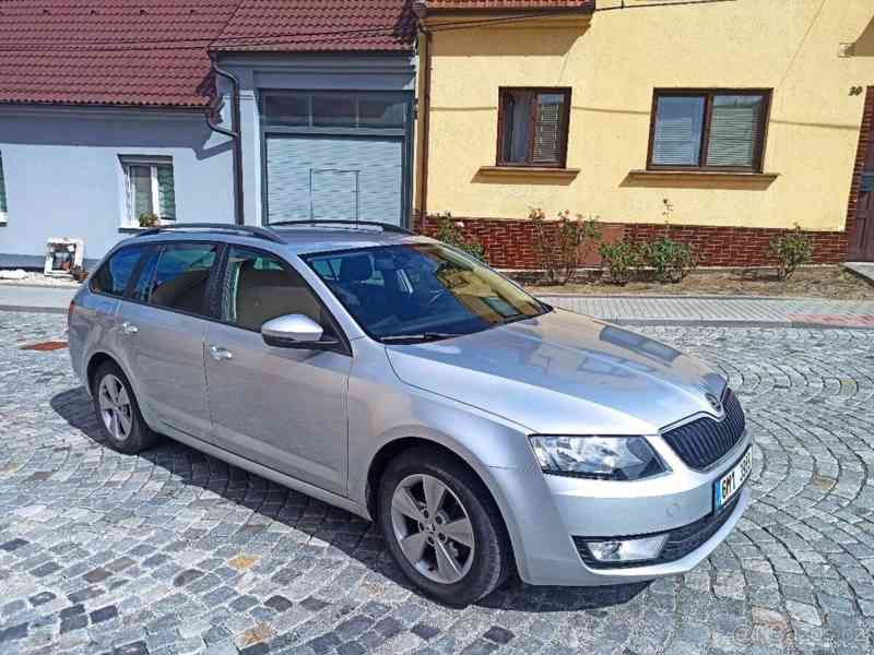 Škoda Octavia 2,0   3 - foto 4