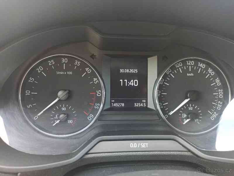 Škoda Octavia 2,0   3 - foto 3