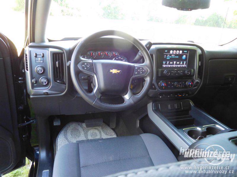 Chevrolet Silverado 5.3, benzín, automat, vyrobeno 2018, navigace - foto 4