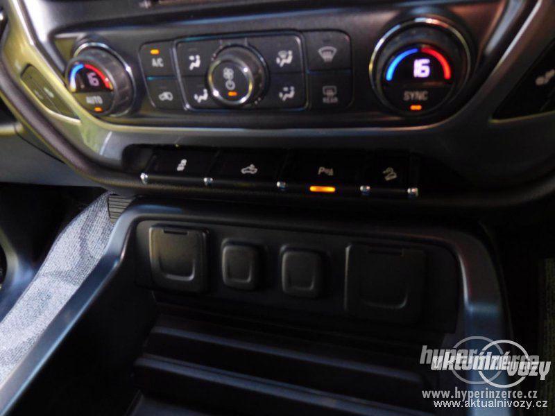 Chevrolet Silverado 5.3, benzín, automat, vyrobeno 2018, navigace - foto 6
