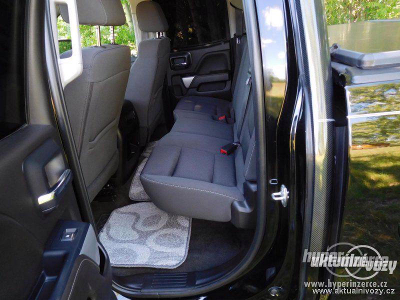 Chevrolet Silverado 5.3, benzín, automat, vyrobeno 2018, navigace - foto 15