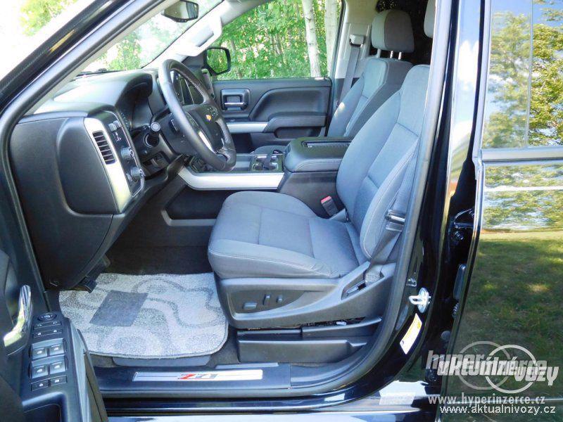 Chevrolet Silverado 5.3, benzín, automat, vyrobeno 2018, navigace - foto 18