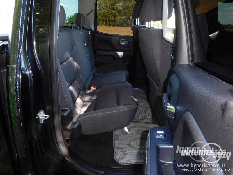Chevrolet Silverado 5.3, benzín, automat, vyrobeno 2018, navigace - foto 31