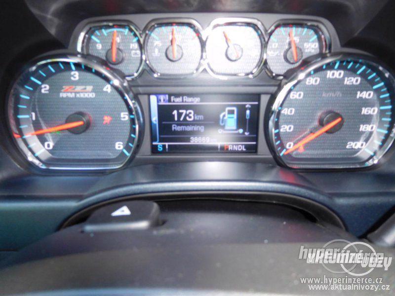 Chevrolet Silverado 5.3, benzín, automat, vyrobeno 2018, navigace - foto 33