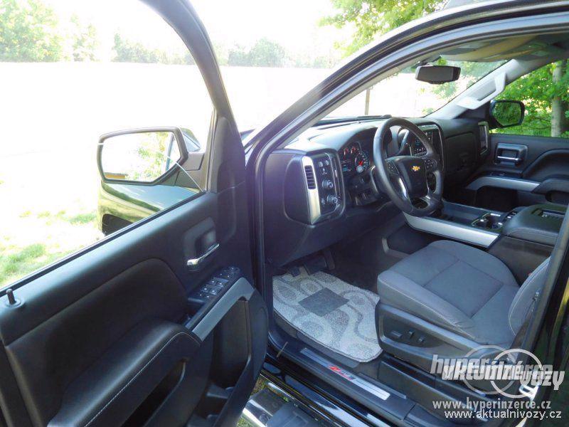 Chevrolet Silverado 5.3, benzín, automat, vyrobeno 2018, navigace - foto 34