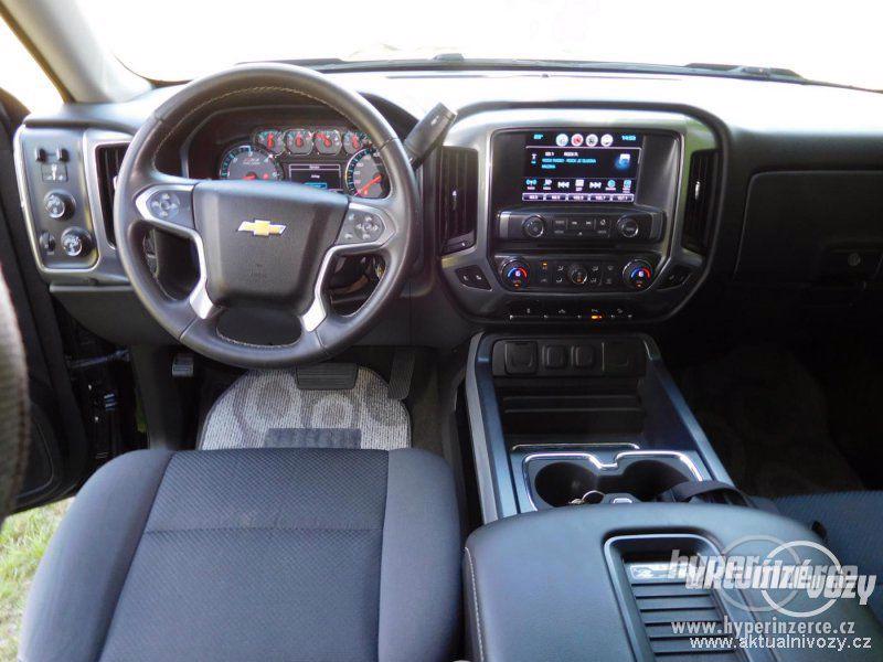 Chevrolet Silverado 5.3, benzín, automat, vyrobeno 2018, navigace - foto 36