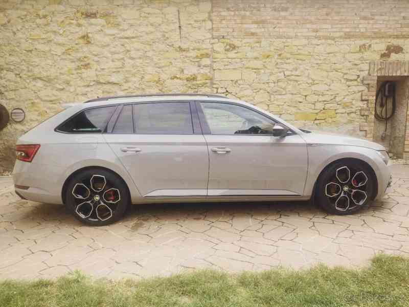 Škoda Superb Sportline - foto 2