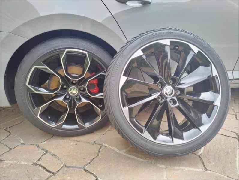 Škoda Superb Sportline - foto 6