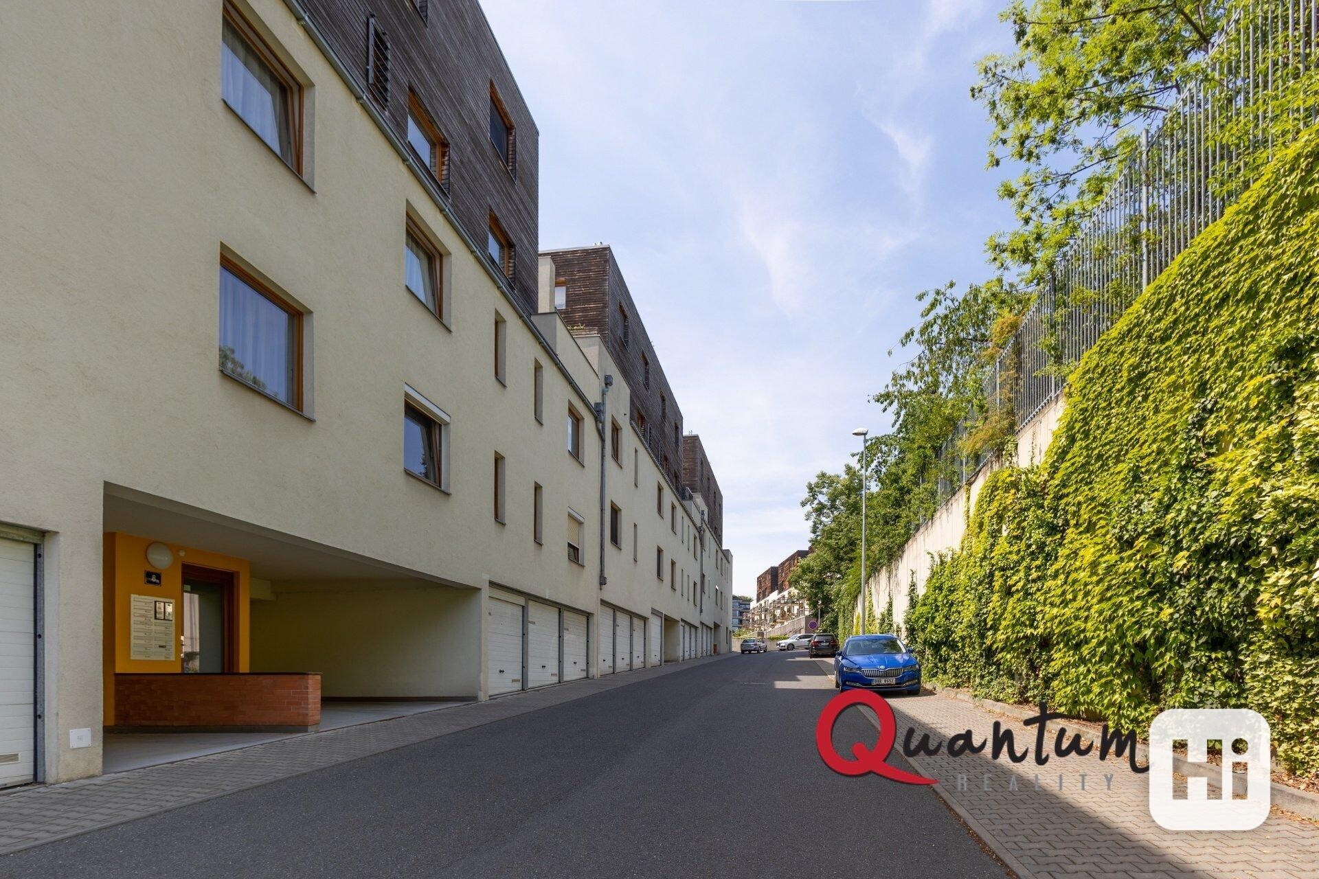 Pronájem bytu 3+kk s balkonem a garážovým stáním, Linhartova, Praha - Košíře - foto 23
