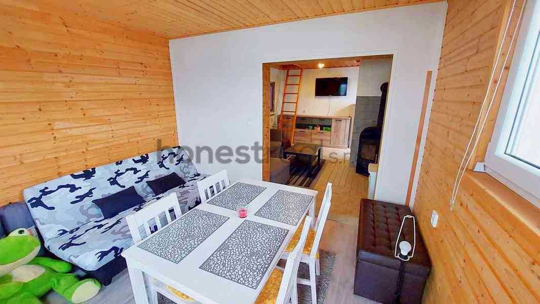 Exkluzivně chata 2+1, Napajedla, CP 613 m2, park. 2 vozidel - foto 11