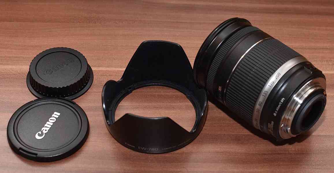 Canon EF-S 18-200mm f/4-5,6 IS 