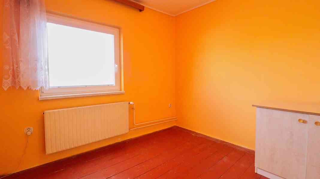 Prodej rodinného domu se zahradou a garáží v Horažďovicích - foto 13