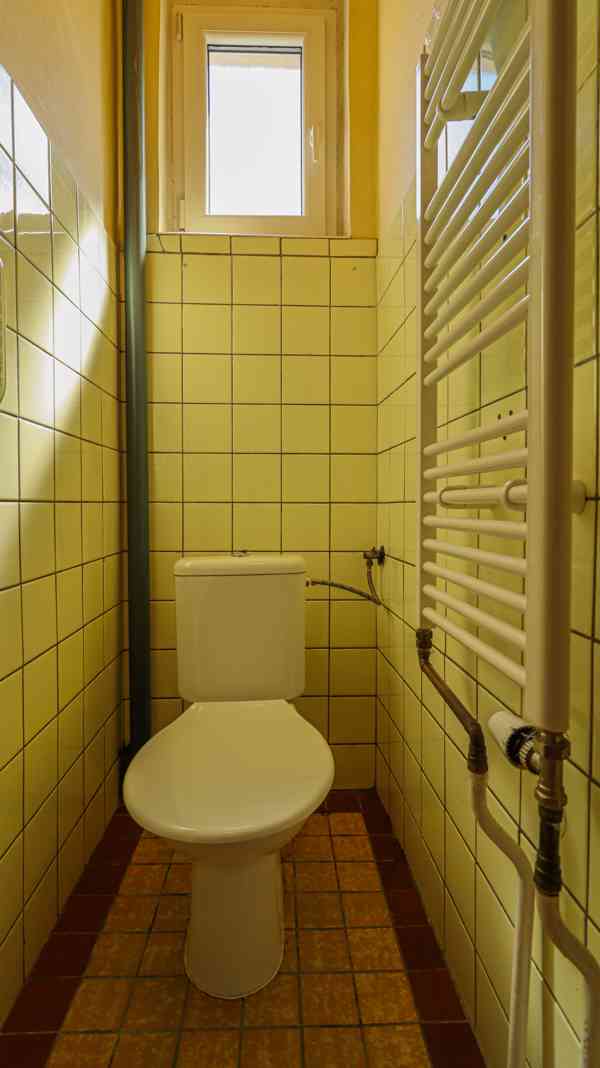 Prodej rodinného domu se zahradou a garáží v Horažďovicích - foto 9