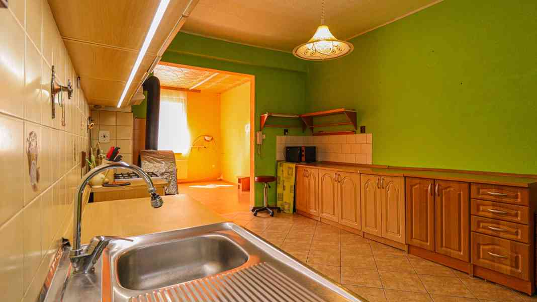 Prodej rodinného domu se zahradou a garáží v Horažďovicích - foto 3