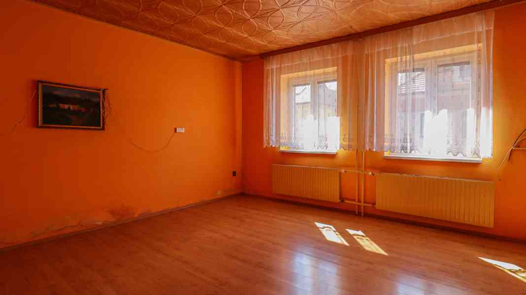 Prodej rodinného domu se zahradou a garáží v Horažďovicích - foto 15