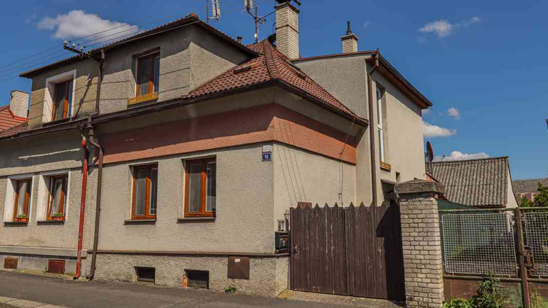 Prodej rodinného domu se zahradou a garáží v Horažďovicích - foto 26