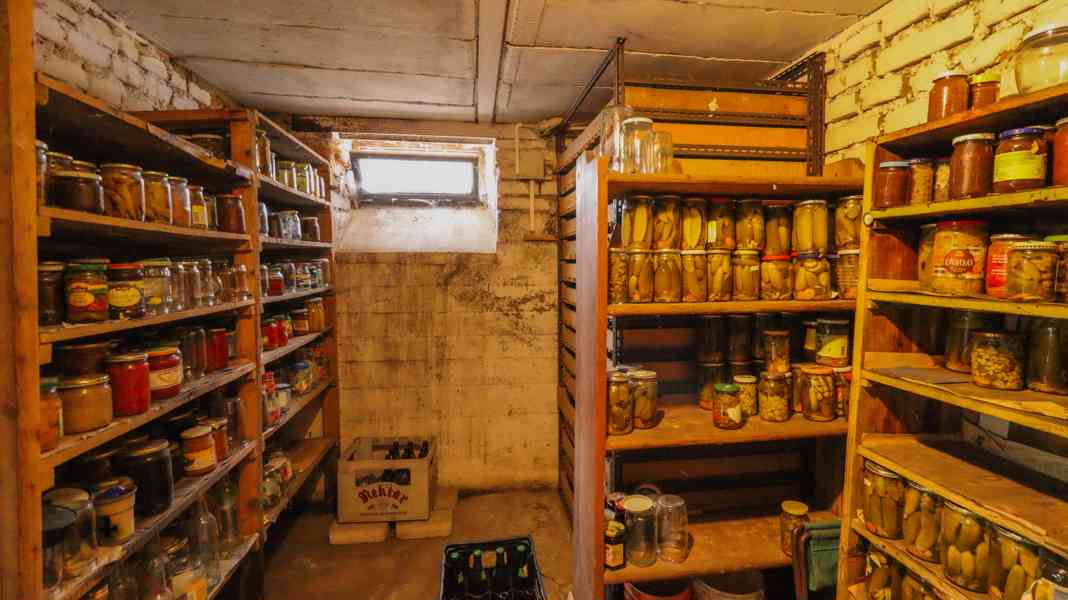 Prodej rodinného domu se zahradou a garáží v Horažďovicích - foto 20