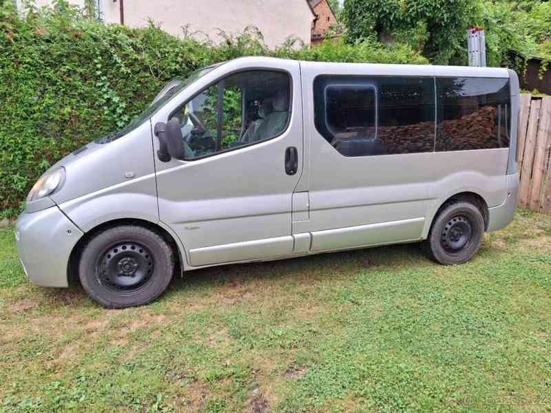 Opel Vivaro 2,5   Life 2.5 CDTi (bus) - foto 2