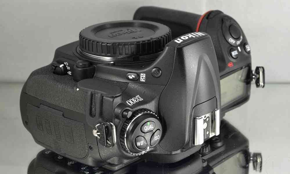 Nikon D300 APS-C 12.3 MPix CMOS*JPEG+RAW*30000 Exp - foto 6