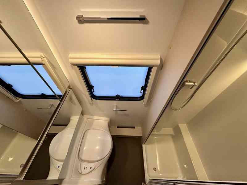 Prodej rodinného obytného přívěsu Adria Adora 573 PT - foto 21