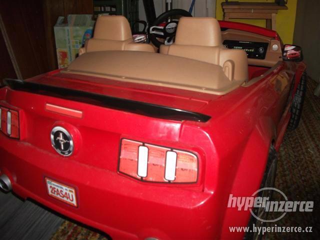 Elektrické auto Ford Mustang. Fisher- Price - foto 3