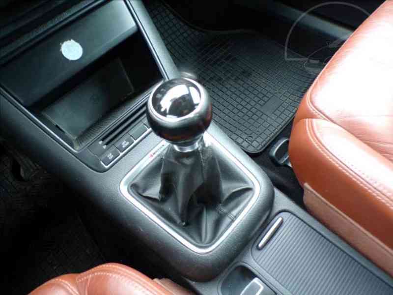 Volkswagen Tiguan 2,0 TDI 4MOTION,TAŽ.ZAŘ. - foto 7
