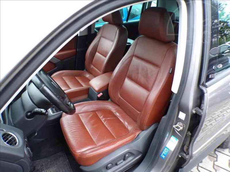 Volkswagen Tiguan 2,0 TDI 4MOTION,TAŽ.ZAŘ. - foto 9