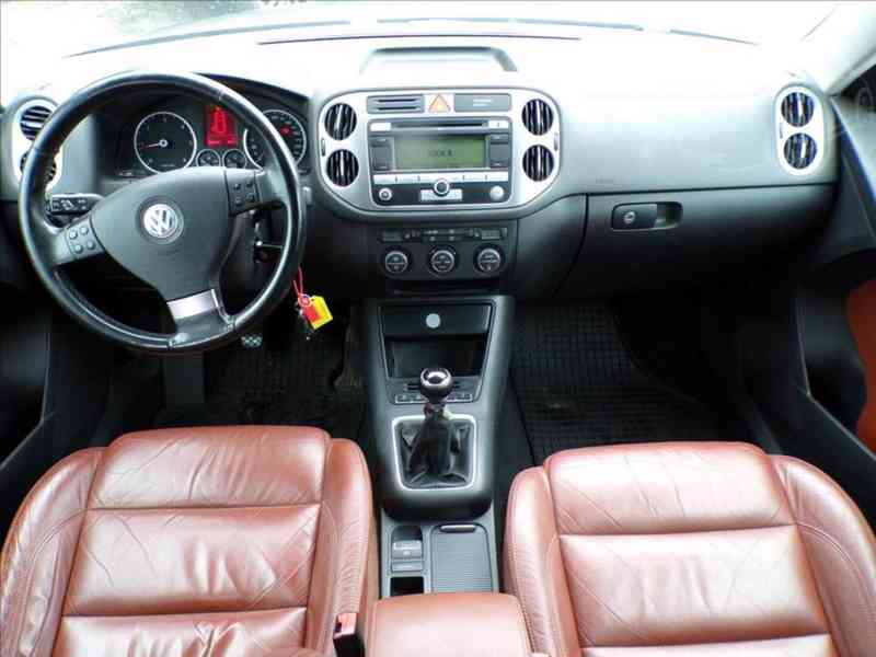 Volkswagen Tiguan 2,0 TDI 4MOTION,TAŽ.ZAŘ. - foto 5