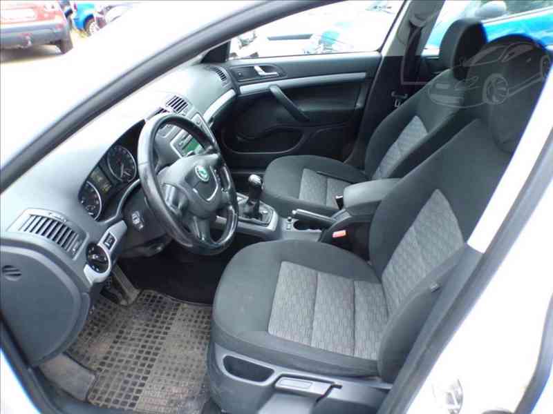 Škoda Octavia 1,6 TDI SERVISNÍ KNIHA - foto 7