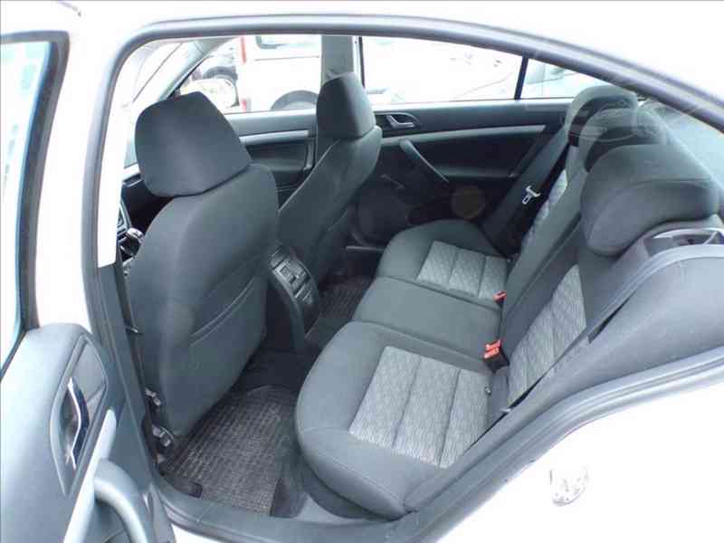 Škoda Octavia 1,6 TDI SERVISNÍ KNIHA - foto 8