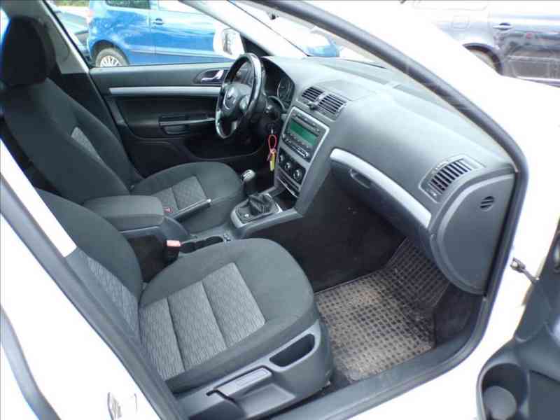 Škoda Octavia 1,6 TDI SERVISNÍ KNIHA - foto 11
