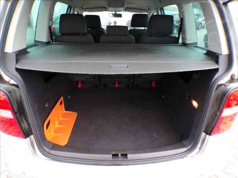 VW Touran 2,0 TDI-103KW DSG,XENONY - foto 10