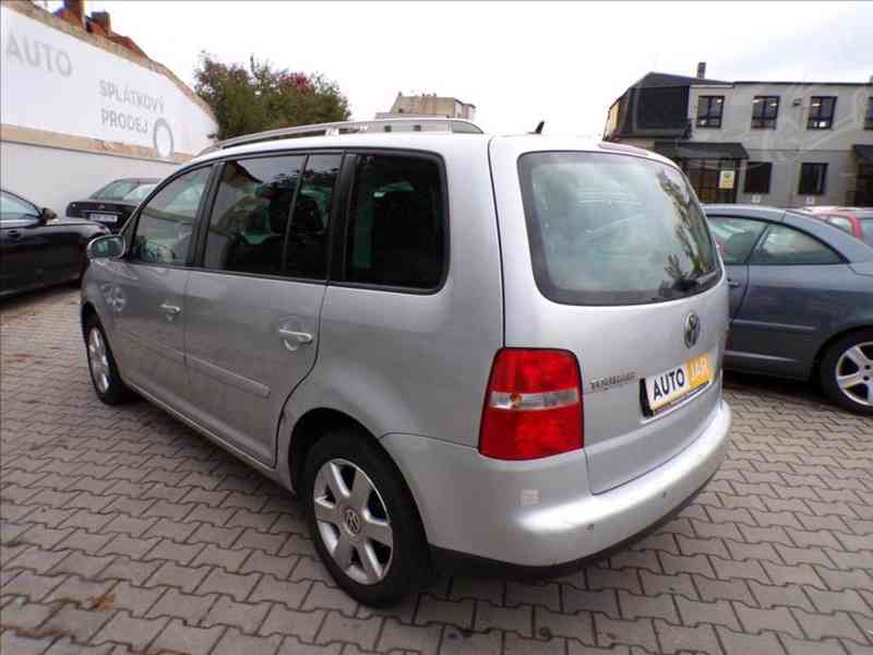 VW Touran 2,0 TDI-103KW DSG,XENONY - foto 3