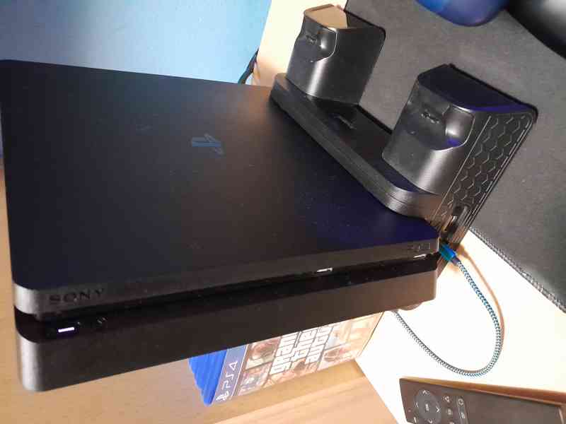 PlayStation 4 SLIM 1TB s pěknou, bohatou výbavou  - foto 3
