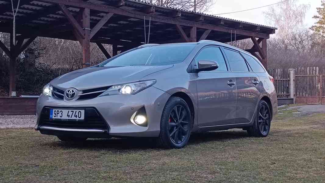 TOYOTA AURIS 1.6i benzín 97KW 1.majitelka  - foto 2