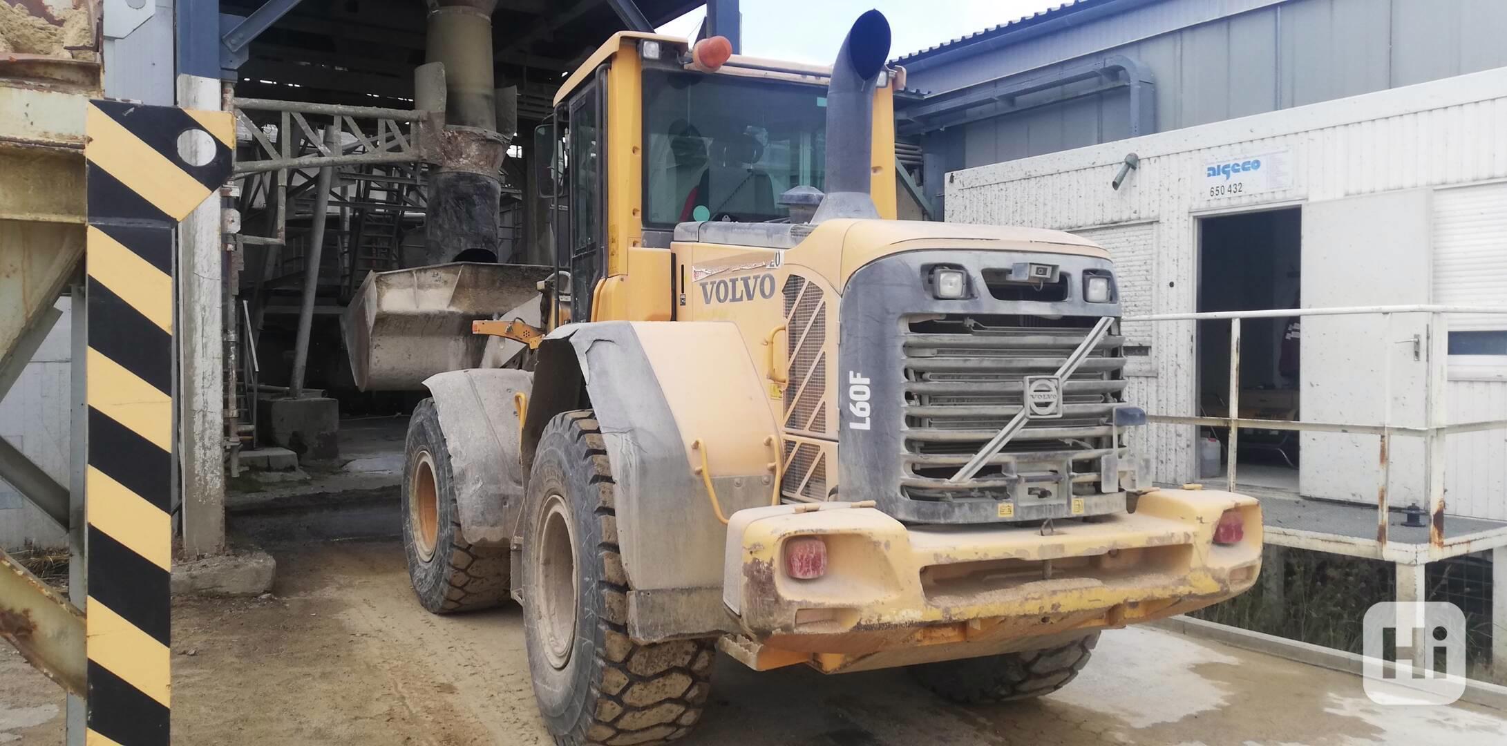 Kolový nakladač Volvo L60F - foto 1