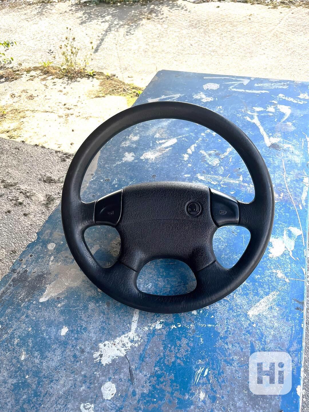 Čtyřramenný volant Škoda FELICIA - foto 1