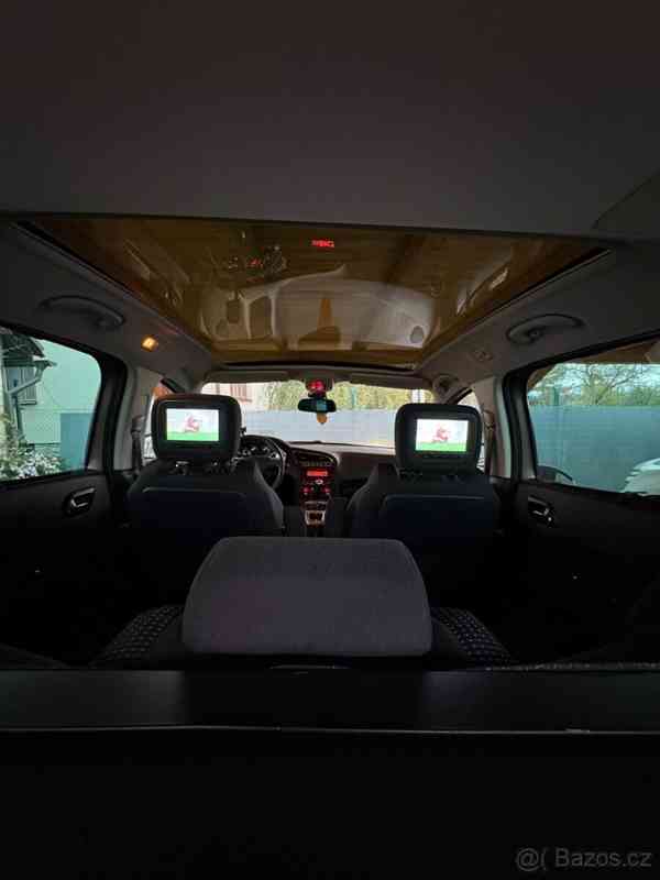 Peugeot 5008 2,0   HDi - automat - foto 7