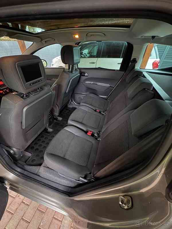 Peugeot 5008 2,0   HDi - automat - foto 13