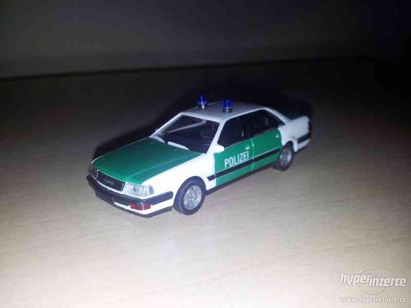 Model Audi V8 Polizei - foto 1