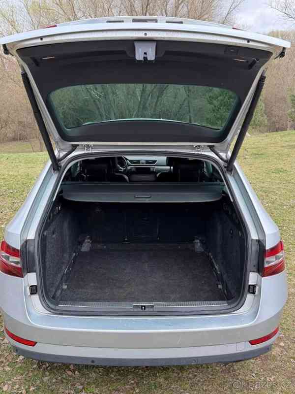 Škoda Superb 2,0 - foto 9
