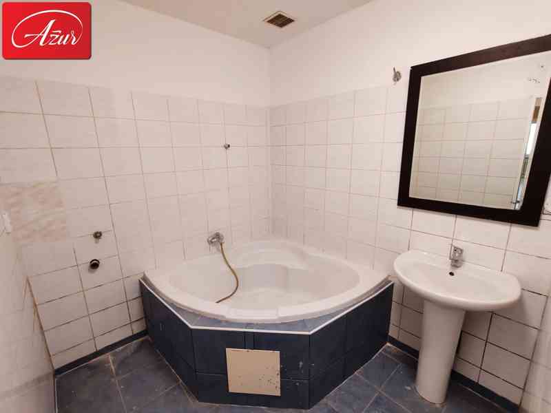 Pronájem prostorného bytu v nejlepší lokalitě Teplic - foto 6