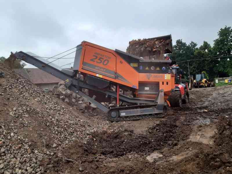 Drtič / drtička stavební suti, kameniva, betonu, pařezu - foto 4