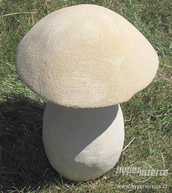 Nádherná pískovcová zahradní dekorace houba mala - foto 1
