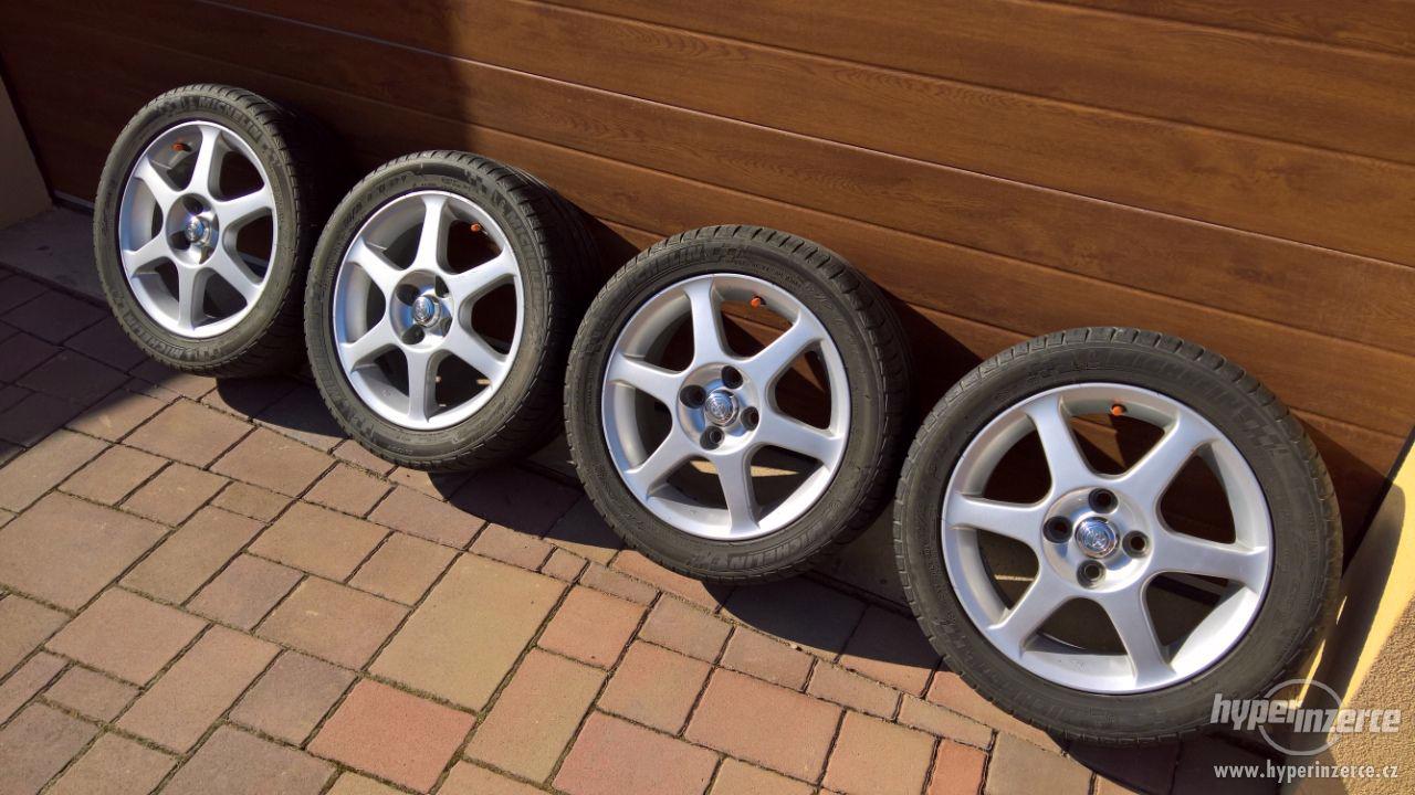 15" alu disky Toyota + pneumatiky Michelin - foto 1