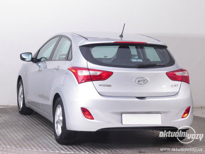 Hyundai i30 1.4, benzín, r.v. 2014 - foto 2