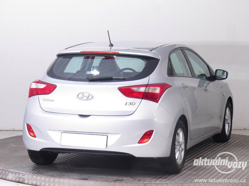 Hyundai i30 1.4, benzín, r.v. 2014 - foto 12