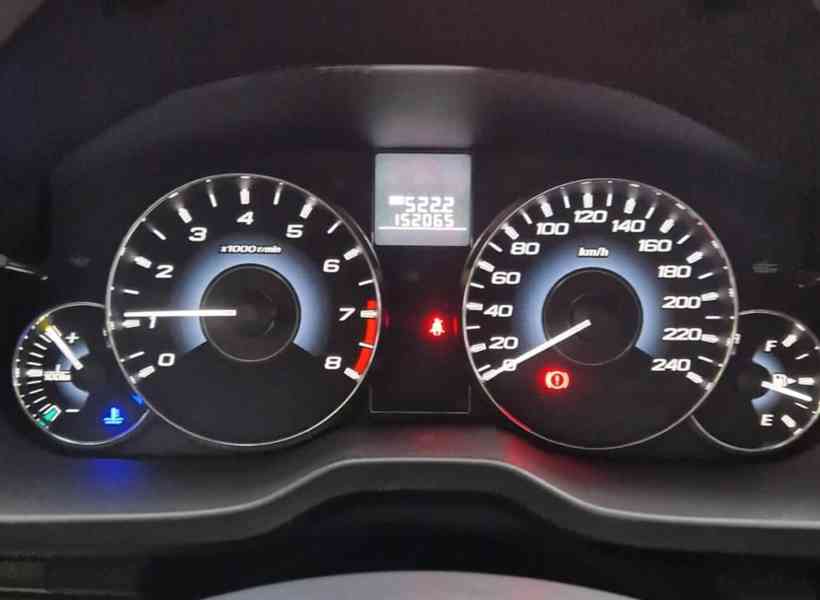 Subaru Legacy 2.0 benzín, manuál, sedan  - foto 2