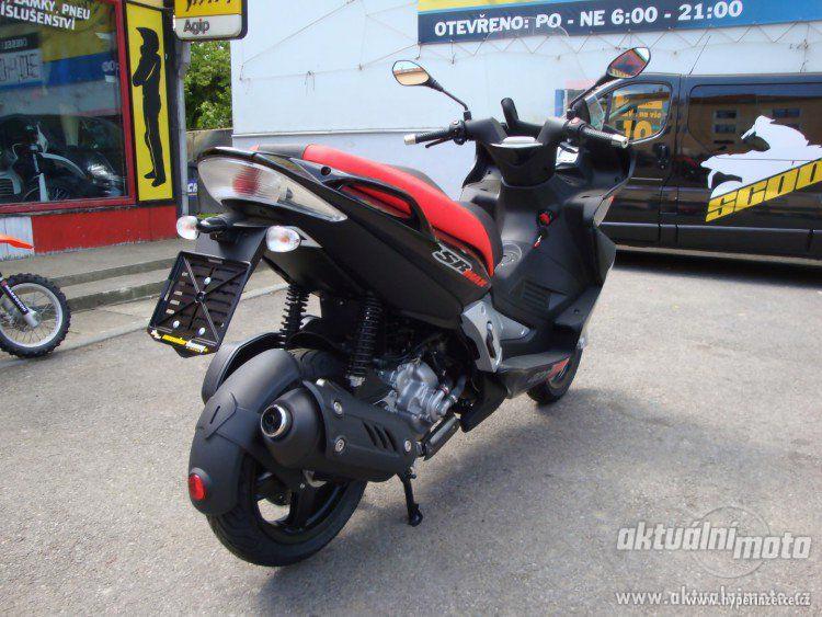 Prodej motocyklu Aprilia SR Max 300 - foto 4