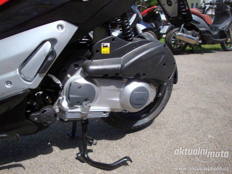 Prodej motocyklu Aprilia SR Max 300 - foto 5